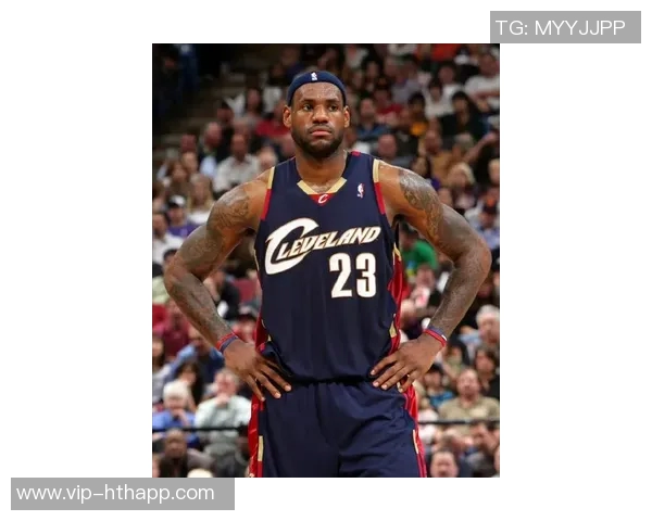 骑士主场迎战湖人詹姆斯穿海军蓝经典球衣致敬青春岁月