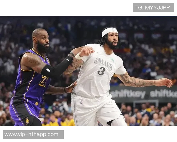 詹姆斯场均12助攻领跑联盟助攻榜引发美媒调侃评论